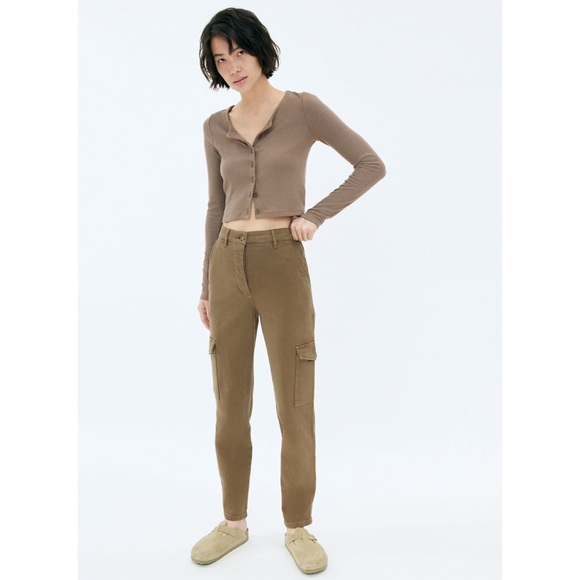 Aritzia Pants - Aritzia Wilfred • Modern Cargo pant
